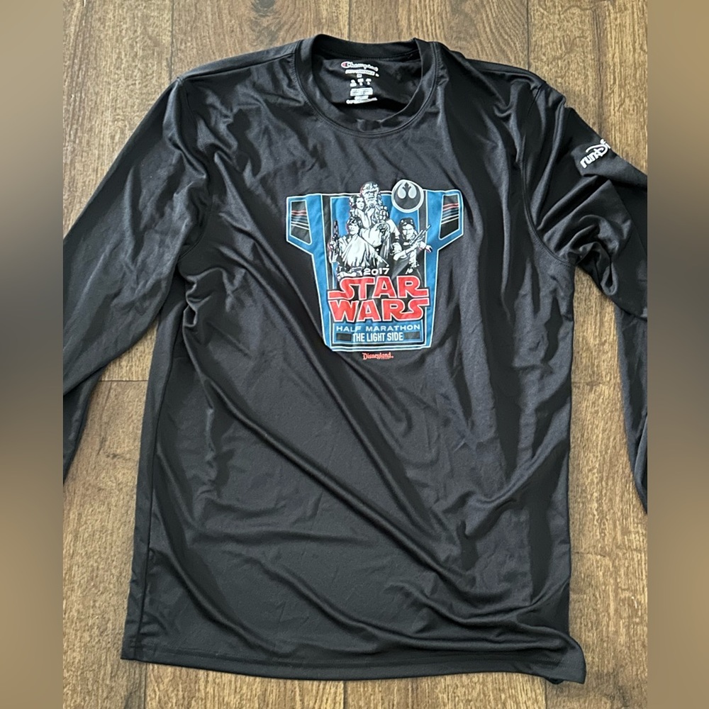 New! runDisney Star Wars Champion Tech Long Sleeve Men’s Medium